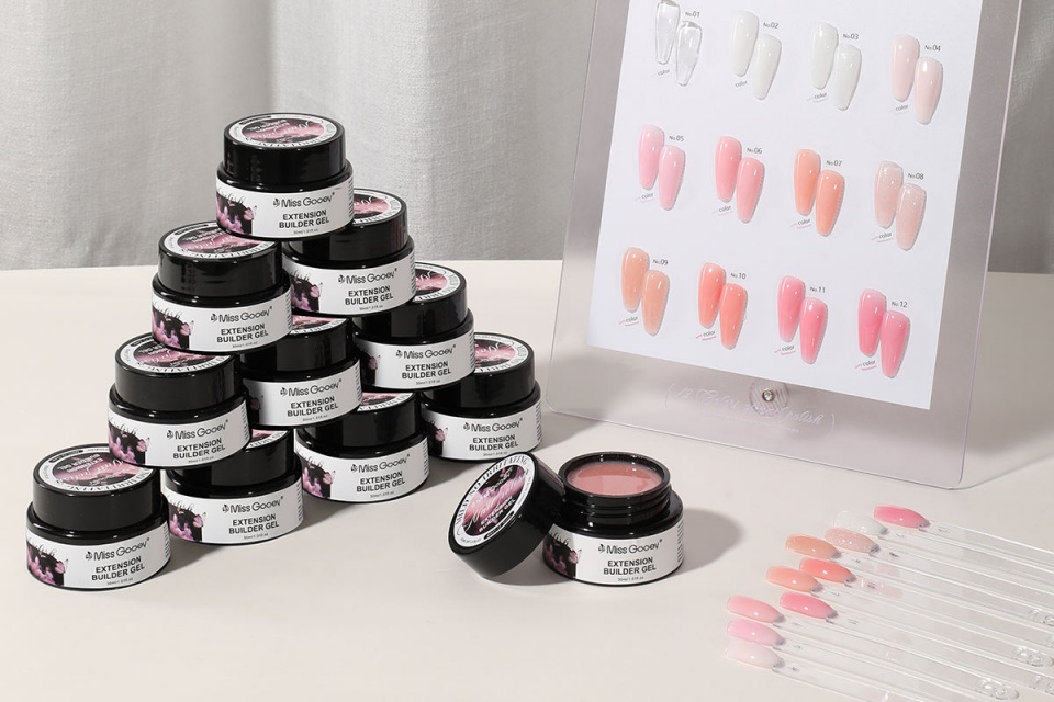 All-In-One Gel Systems: Will 3-In-1 Gel Polishes Change The Game? 2 Builder Gel